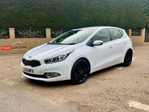 2014 CEED 1.6 CRDI ECODYNAMICS 2 HATCHBACK PRICE 3,000 YEAR 2014 63 REG MILEAGE... photo